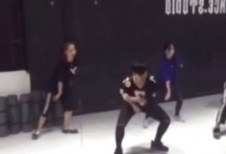 街舞视频,揭秘街舞视频中的激情与魅力